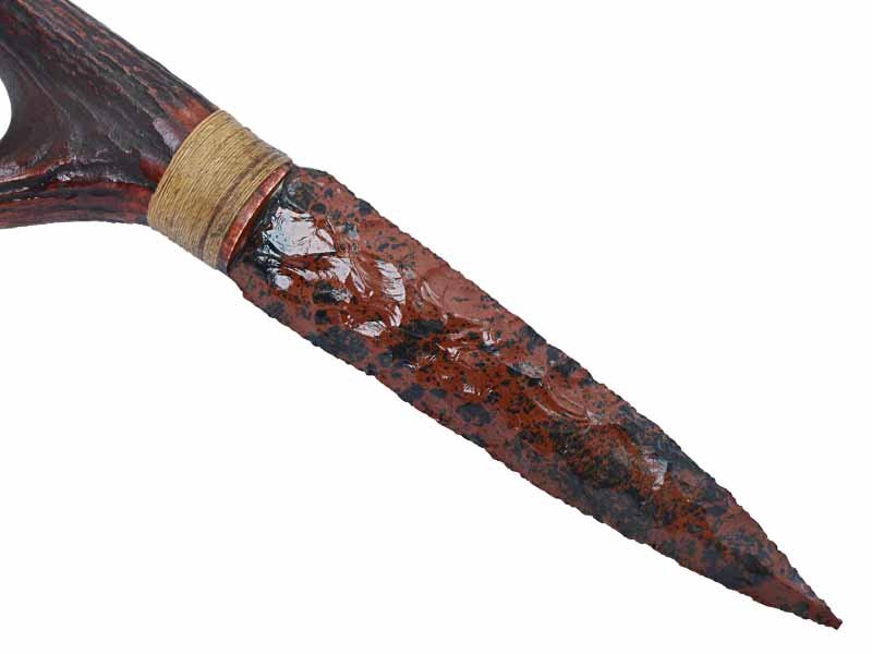 Faca para colecionador em Obsidiana. Empunhadura em Chifre de Cervo, 49 cm