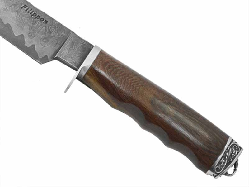 Adellar Filippon faca para colecionador em aço damasco. Empunhadura em madeira de ipê, 30 cm
