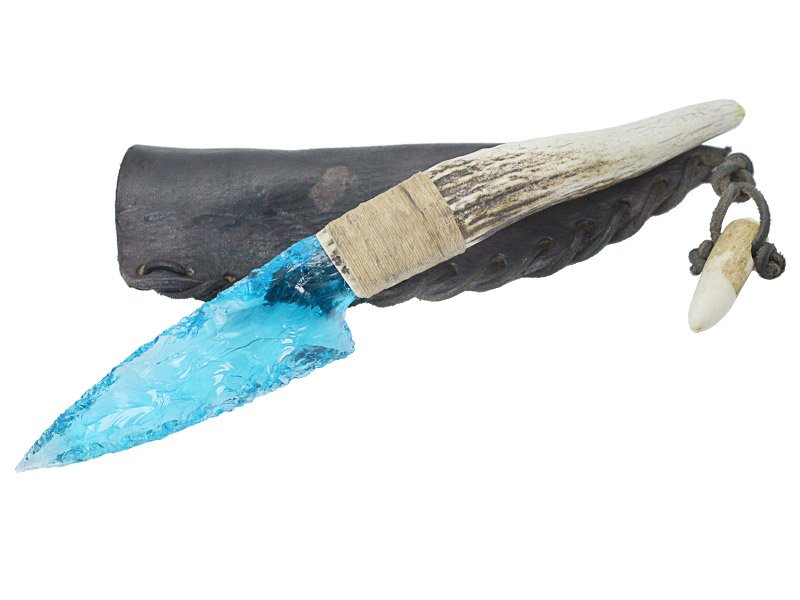 Faca para colecionador em Obsidiana vermelha. Empunhadura em chifre de cervo, 24 cm