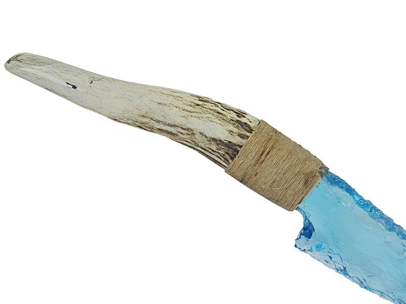 Faca para colecionador em Obsidiana vermelha. Empunhadura em chifre de cervo, 24 cm