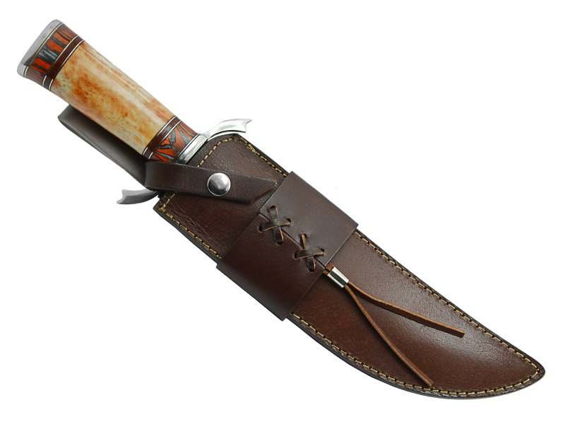 Faca bowie para colecionador em aço D2. Empunhadura em chifre de boi tingido, 37 cm