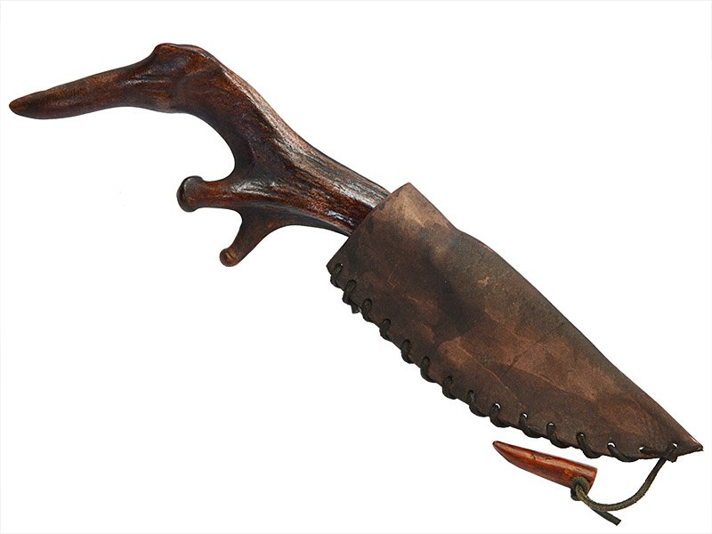 Faca para colecionador em Obsidiana azul. Empunhadura em chifre de cervo, 33 cm