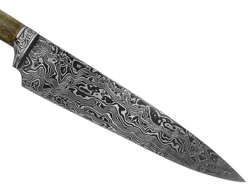 Faca churrasco Montecristo para colecionador forjado em aço damasco padrão aleatório. Empunhadura Chifre de cervo esculpido, 33 cm