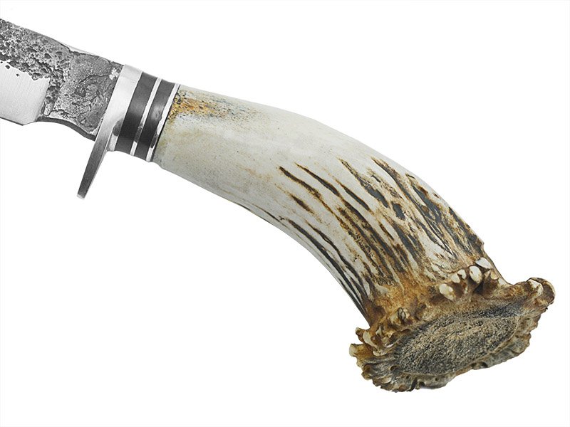 Adelar Filippon faca javalizeira brüt forge para colecionador, forjada em aço 5160. Empunhadura em chifre de cervo, 41 cm