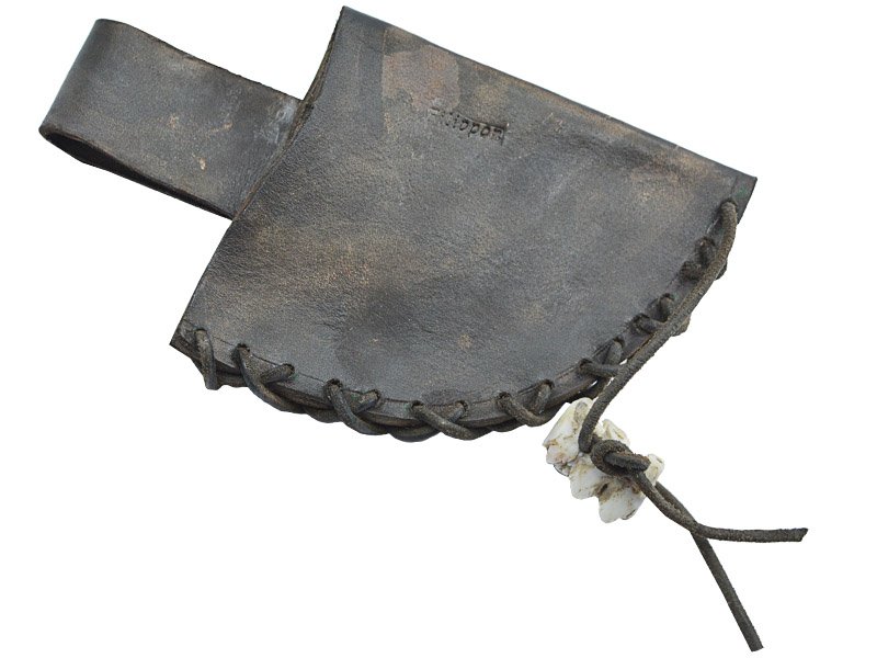 Adelar Filippon faca Skiner para colecionador forjada em aço 5160. Empunhadura em mandíbula de javali, 25 cm