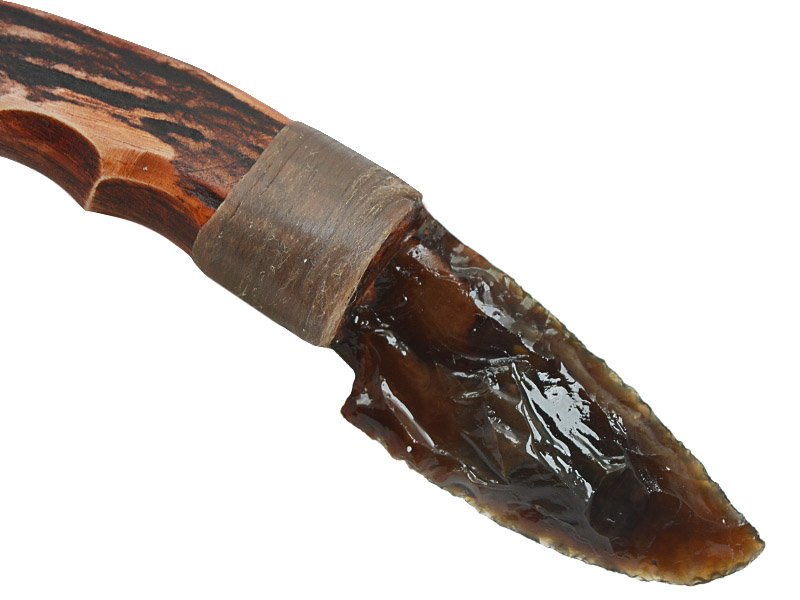 Faca para colecionador em Obsidiana. Empunhadura em chifre de cervo, 20 cm
