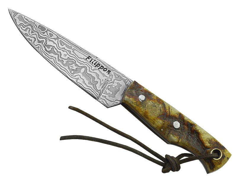 Adellar Fillipon faca para colecionador em aço damasco. Empunhadura em chifre de carneiro, 20 cm