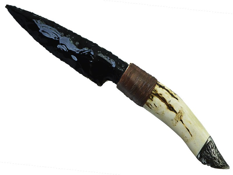 Faca para colecionador em Obsidiana negra. Empunhadura em chifre de cervo, 26 cm