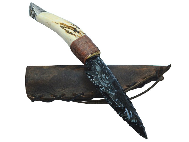 Faca para colecionador em Obsidiana negra. Empunhadura em chifre de cervo, 26 cm