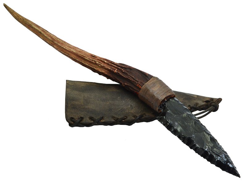Faca para colecionador em Obsidiana negra. Empunhadura em chifre de cervo, 37 cm