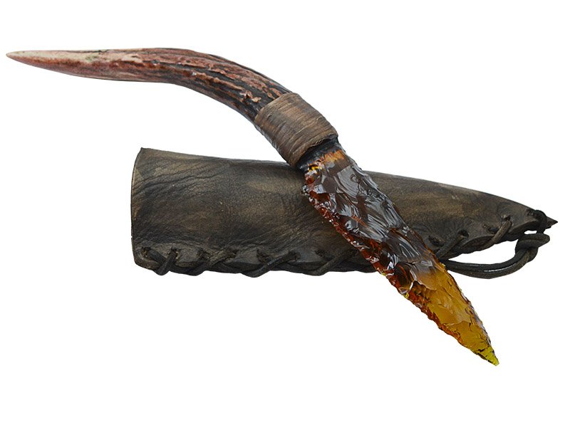 Faca para colecionador em Obsidiana amarela. Empunhadura em chifre de cervo, 26 cm
