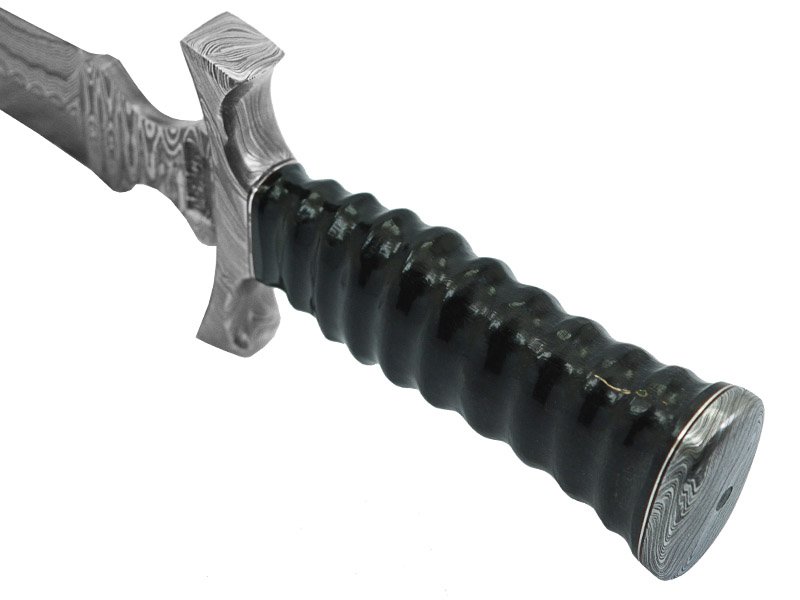 Faca javalizeira para colecionador forjada em aço damasco. Empunhadura em micarta, 45 cm
