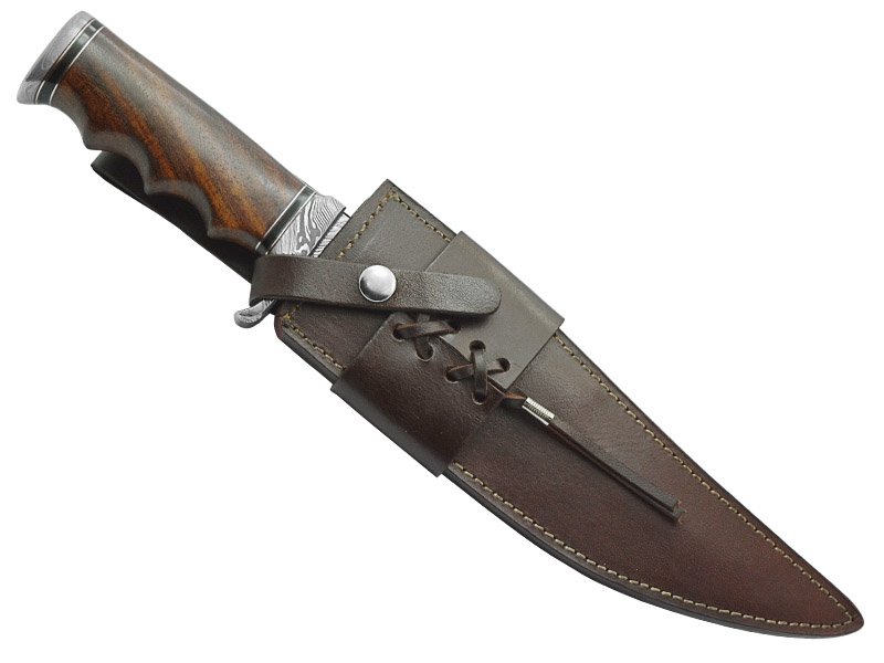 Faca bowie para colecionador em aço damasco. Empunhadura em jacarandá da Bahia, 38 cm