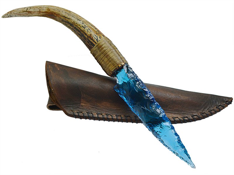 Faca para colecionador em Obsidiana. Empunhadura em chifre de cervo, 27 cm