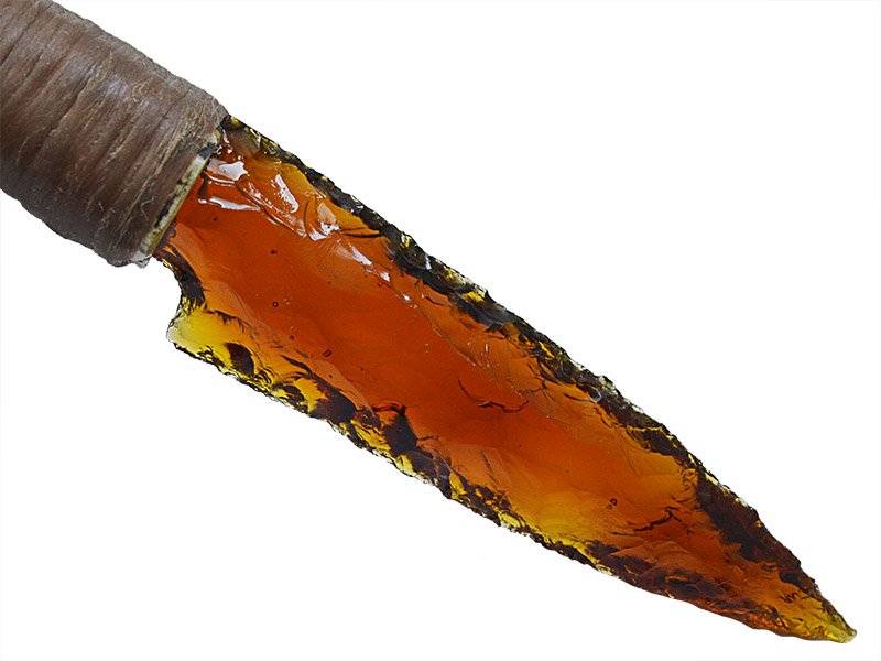 Faca para colecionador em Obsidiana. Empunhadura em chifre de cervo, 21 cm