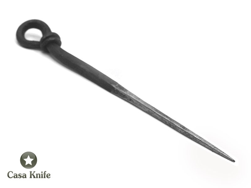 Conjunto de sobrevivência para colecionador forjado artesanalmente no estilo medieval em aço carbono.