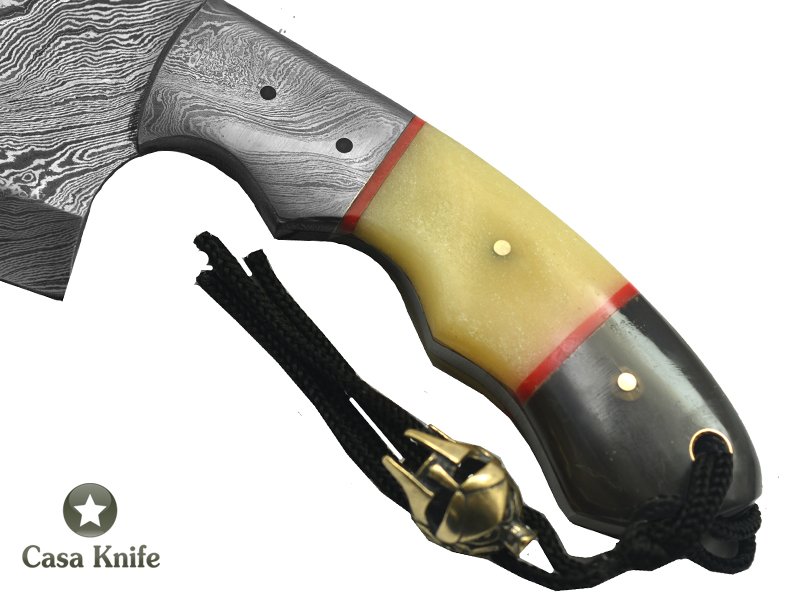 Cutelo para colecionador forjado em aço damasco. Empunhadura em Chifre de Búfalo e Osso de Boi, 19 cm