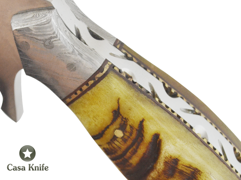Faca Bowie Full Tang Tubarão, para colecionador forjado em aço D2. Empunhadura em Chifre de Carneiro, 32 cm