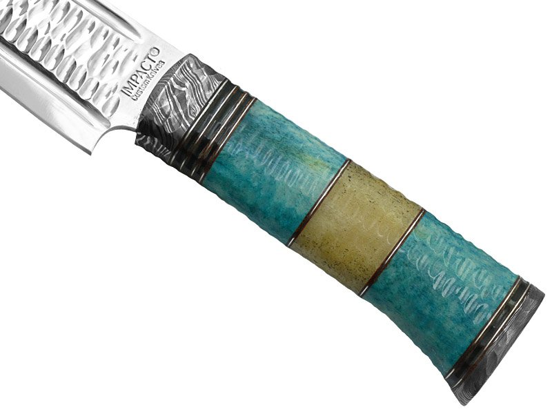 Faca bowie para colecionador em aço cirúrgico. Empunhadura em osso de boi tingido, 36 mm