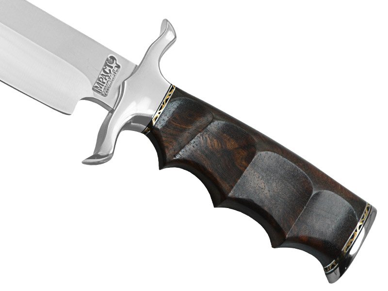 Faca bowie para colecionador em aço D2. Empunhadura em jacarandá da Bahia, 39 cm,