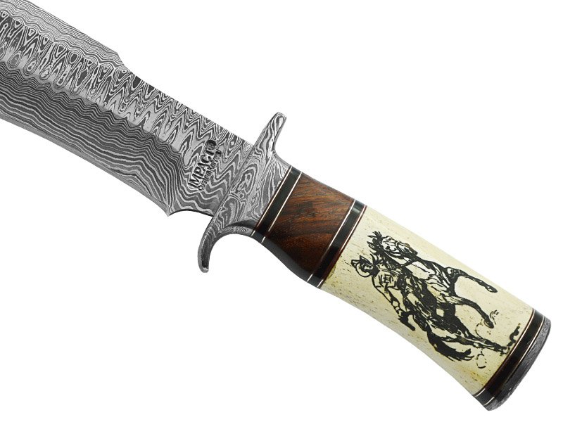 Faca bowie para colecionador em aço damasco. Empunhadura em osso de boi e Nogueira 36 cm