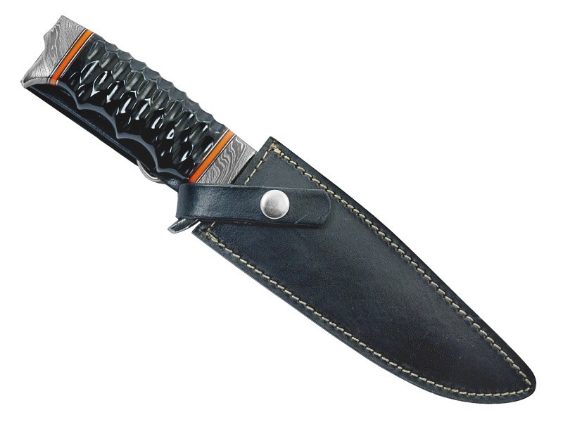 Faca bowie para colecionador em aço damasco. Empunhadura em chifre de boi escalavrado, 30 cm