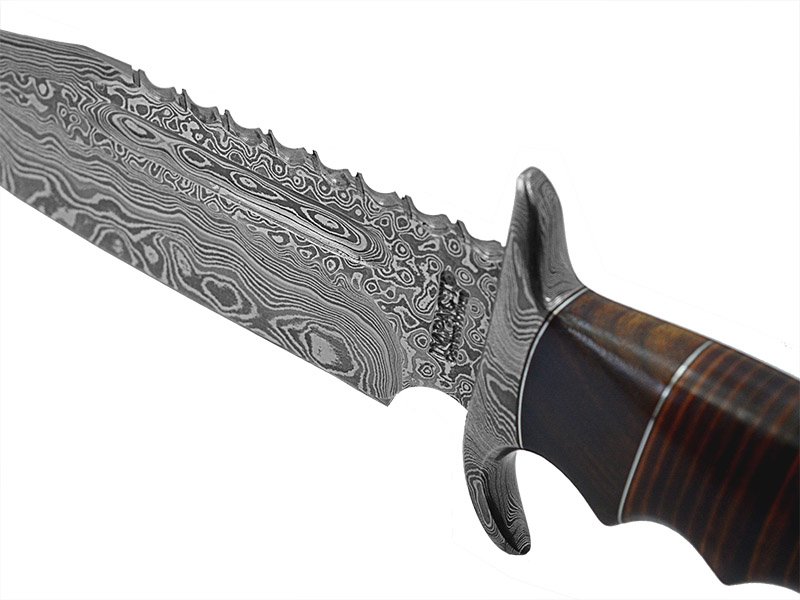 Faca bowie para colecionador em aço damasco fuller. Empunhadura em couro, 35 cm