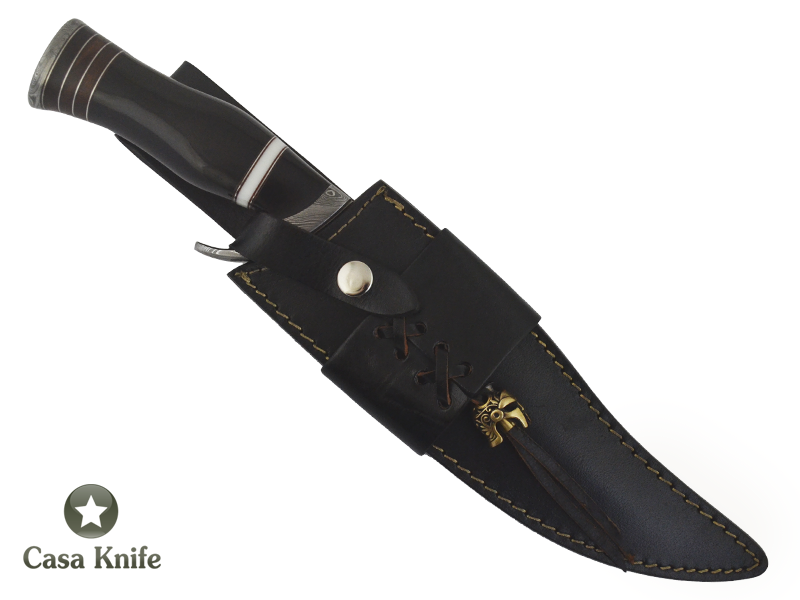 Faca Bowie para colecionador forjado em aço D2/ 60 HCR. Empunhadura em Chifre de Búfalo com Madeira e Resina, 35 cm