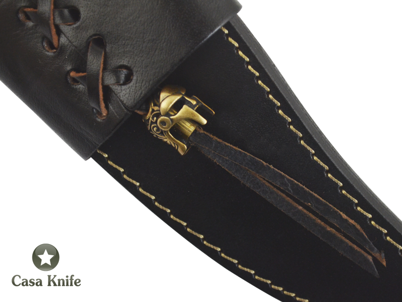 Faca Bowie para colecionador forjado em aço D2/ 60 HCR. Empunhadura em Chifre de Búfalo com Madeira e Resina, 35 cm