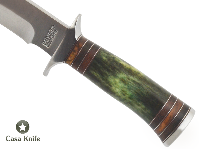 Faca Bowie para colecionador forjado em aço D2/ 60 HCR. Empunhadura em Chifre de Búfalo tingido com Madeira estabilizada, 29 cm