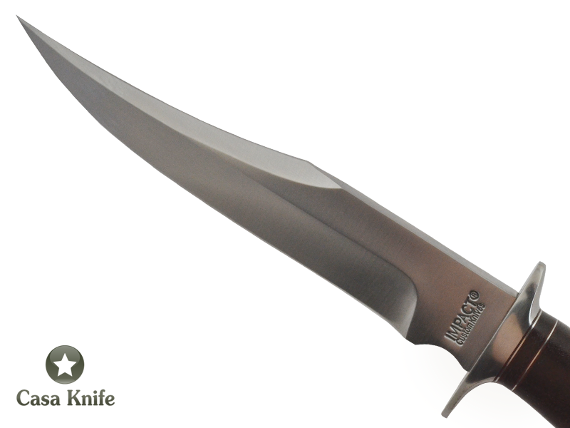 Faca Bowie para colecionador forjado em aço D2/ 60 HCR. Empunhadura em Radica de Imbuia e Chifre de Búfalo, 33 cm