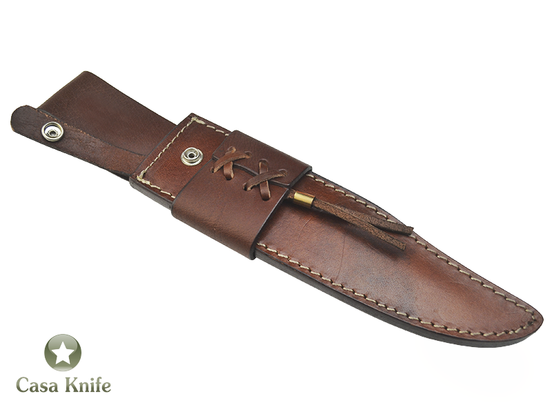 Faca Bowie para colecionador forjado em aço damasco Fuller. Empunhadura em Chifre de Bufalo tingido e madeira estabilizada, 36 cm