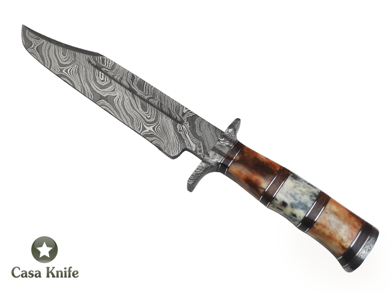 Faca Bowie para colecionador forjado em aço damasco Fuller. Empunhadura em Chifre de Bufalo tingido e madeira estabilizada, 36 cm