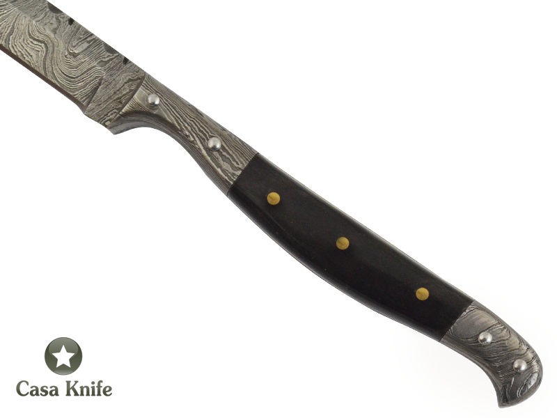 Faca cheff para colecionador em aço damasco. Empunhadura em Chifre de búfalo, 21 cm