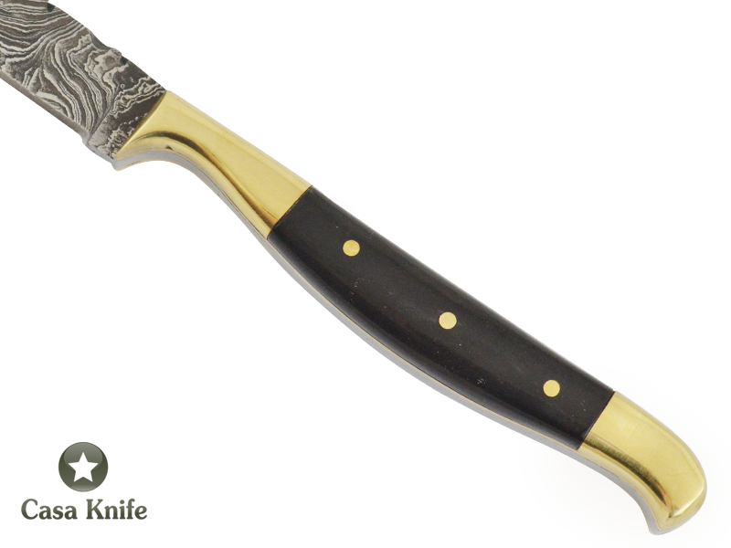 Faca cheff para colecionador em aço damasco. Empunhadura em Chifre de búfalo, 21 cm