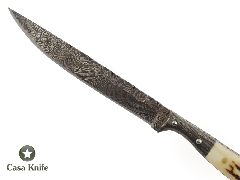 Faca cheff para colecionador em aço damasco. Empunhadura em chifre de cervo, 21 cm
