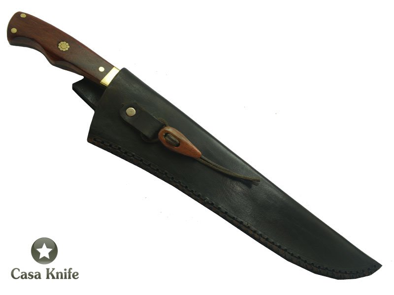 Faca Cheff para colecionador forjada em aço 5160 com oxidação preta. Empunhadura em Cedro, 38 cm