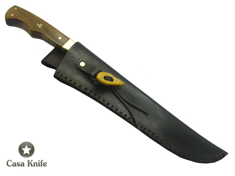 Faca Cheff para colecionador forjada em aço 5160 com oxidação preta. Empunhadura em Louro Faia. 38 cm