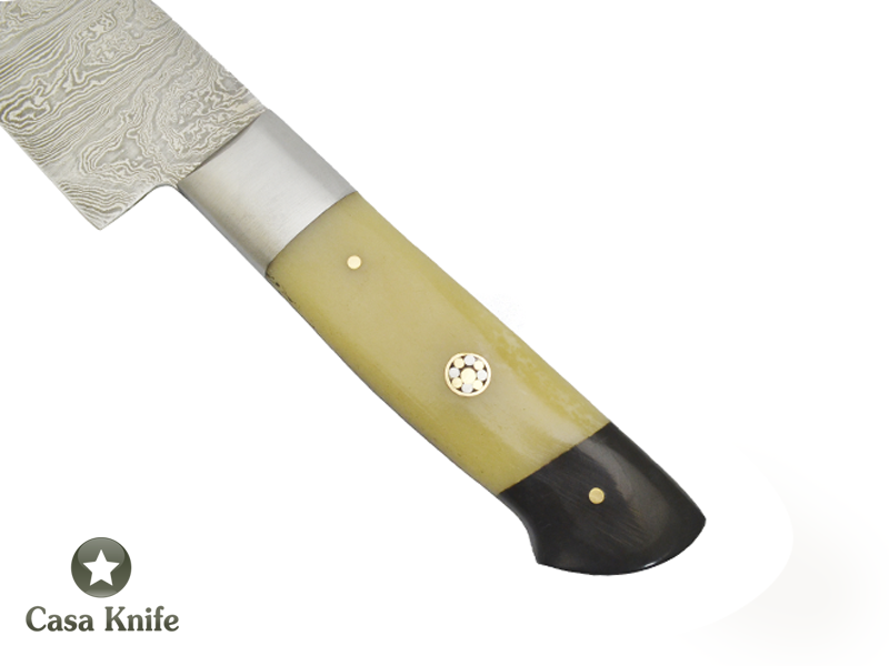 Faca Cheff para colecionador forjado em aço damasco. Empunhadura em Chifre de Búfalo e Osso de Camelo, 29 cm