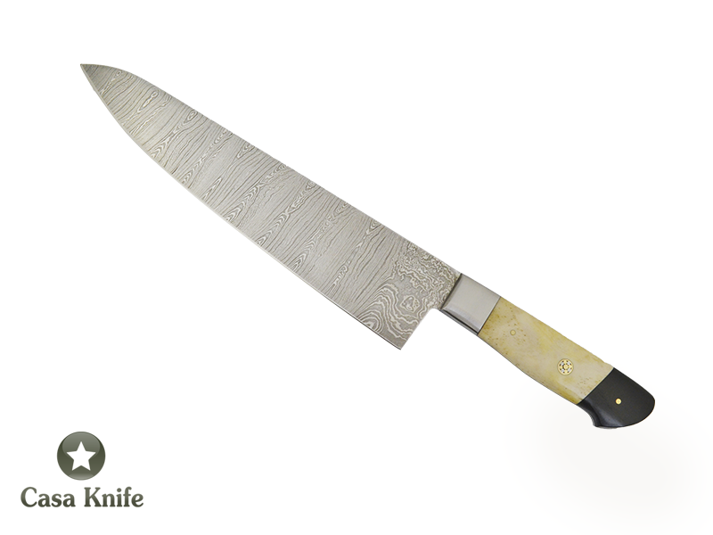 Faca Cheff para colecionador forjado em aço damasco. Empunhadura em Chifre de Búfalo e Osso de Camelo, 38 cm