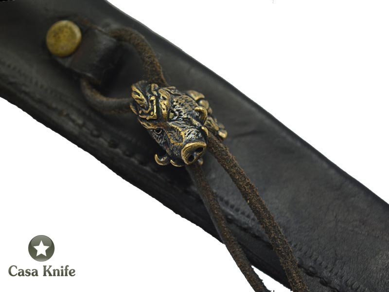 Faca Cheff para colecionador forjado em aço damasco. Empunhadura em madeira de peroba rosa, 24 cm