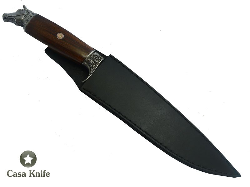 Faca Churrasco para colecionador forjado em aço San Mai com 1 barra de aço carbono 6160 e 2 barras de aço inox 420. Empunhadura em Madeira Canela, 36 cm