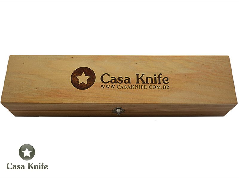 Faca para colecionador Montecristo forjado em aço Go Mai, 3 barras com aço 1070 e 2 inox 304. Empunhadura em Chifre de Cervo Esculpido, 32 cm