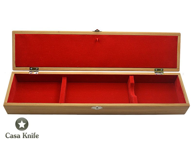 Faca para colecionador Montecristo forjado em aço Go Mai, 3 barras com aço 1070 e 2 inox 304. Empunhadura em Chifre de Cervo Esculpido, 32 cm