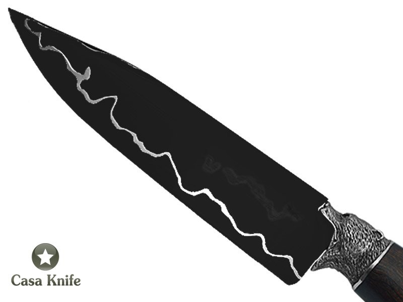 Faca para colecionador Montecristo forjado em aço Go Mai, 3 barras com aço 1070 e 2 inox 304. Empunhadura em Rádica de Roseira, 27cm