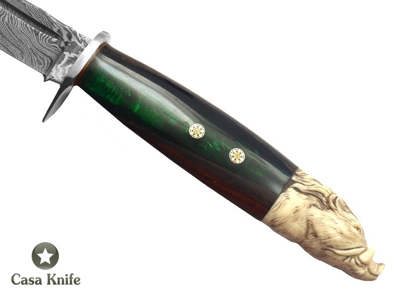 Faca Javalizeira para colecionador forjada em aço damasco. Empunhadura em Jacaranda Bahia com Resina, 38 cm