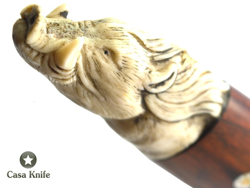 Faca Javalizeira para colecionador forjada em aço damasco. Empunhadura em Jacaranda Bahia com Resina, 38 cm