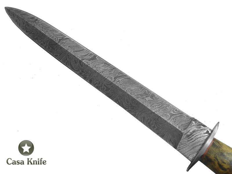 Faca Javalizeira para colecionador forjado em aço Damasco 15N20 - 1095 - 58 HCR - 288 camadas. Empunhadura em Spalted Platano, 35cm
