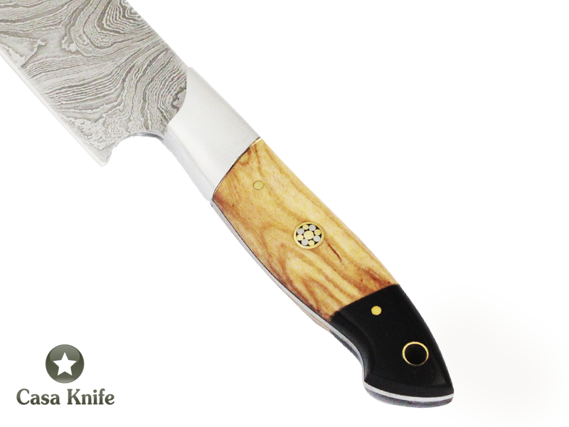 Faca Master Cheff para colecionador forjada em aço damasco, com Empunhadura em Madeira de Oliveira estabilizada e Chifre de Boi, 31 cm