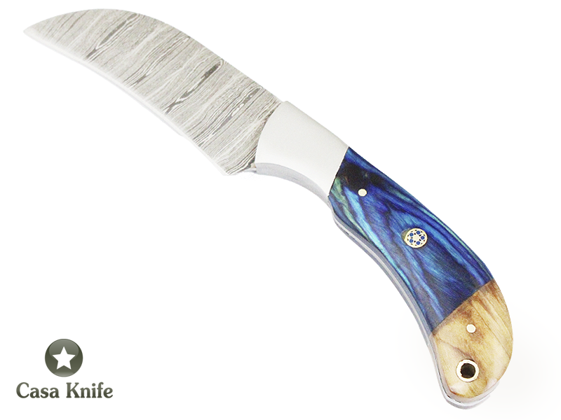 Faca Master Cheff para colecionador forjada em Aço Damasco, com Empunhadura em Pakawood e Madeira de Oliveira estabilizada. 20 cm